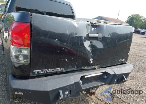 2010 Toyota Tundra Grade 4.6L V8 z USA, uszkodzony, nr VIN 5TFDM5F14AX003673